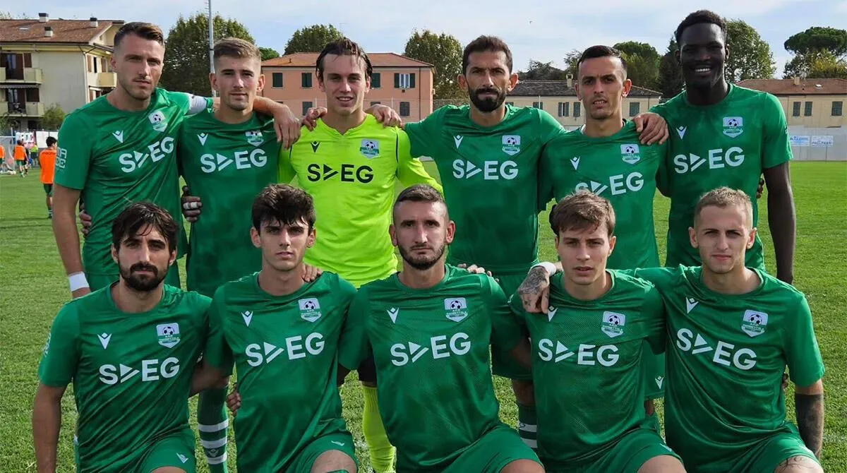 Foto di gruppo della prima squadra di ACD Gambettola